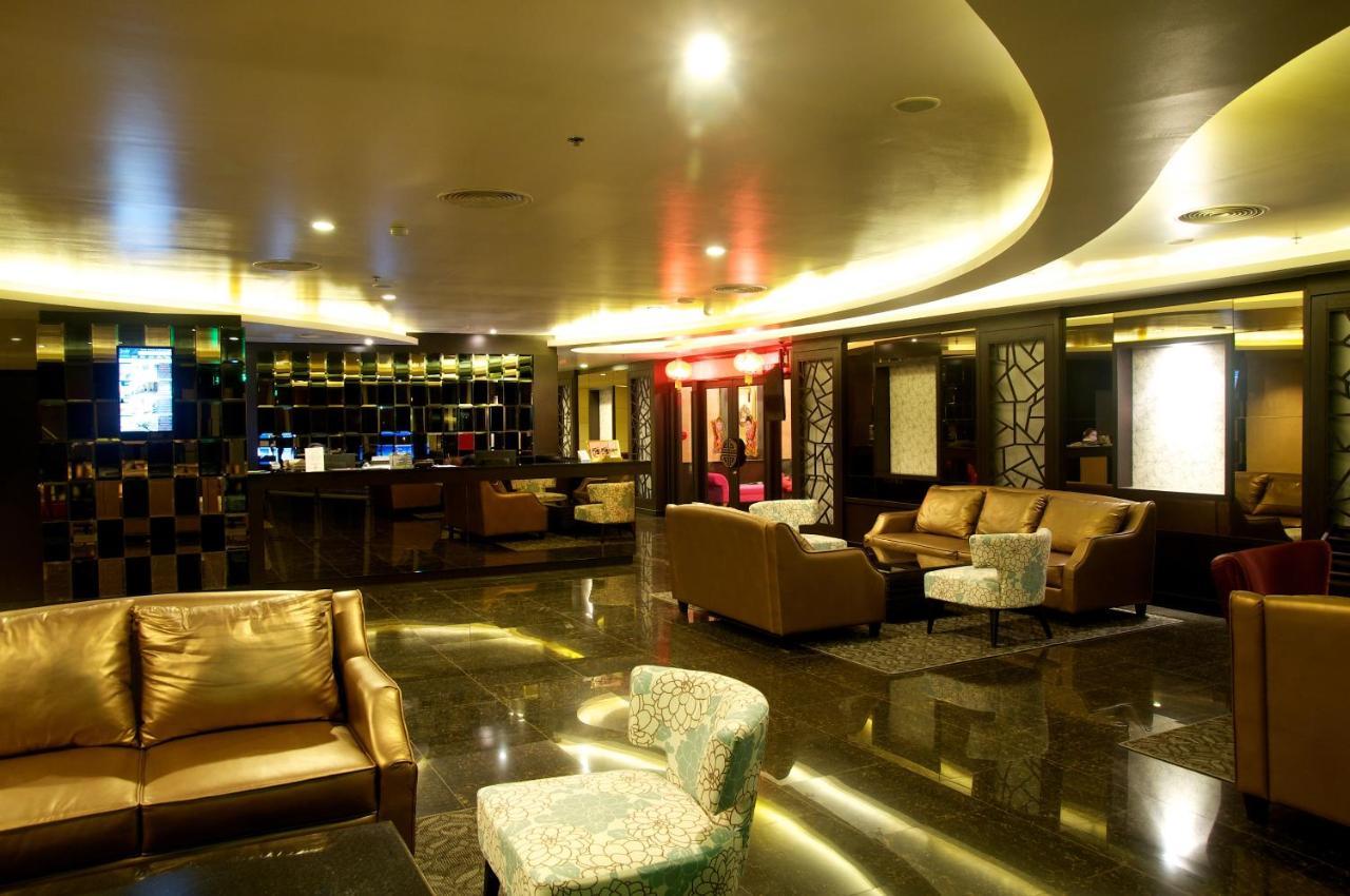 Jolly Suites&Spa Petkasem Haōhng Khēm Buitenkant foto