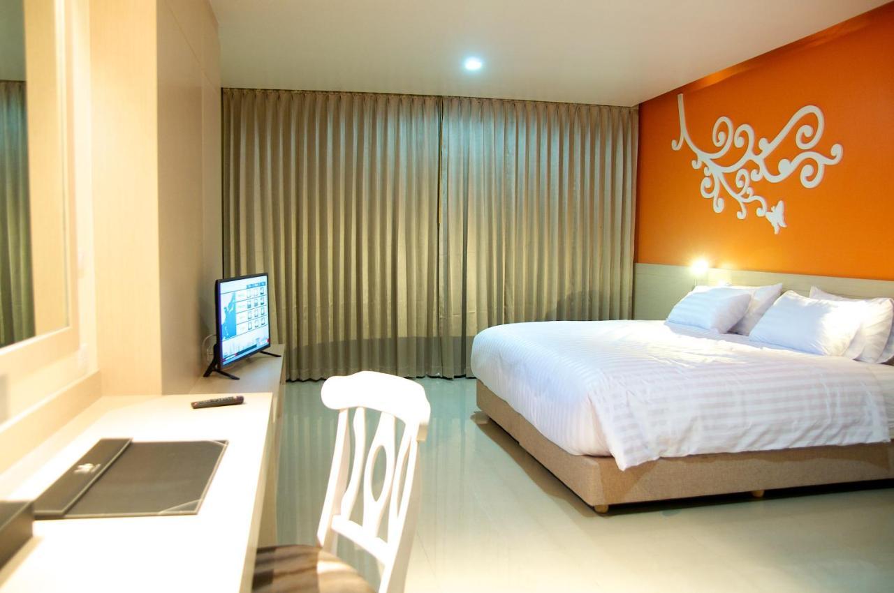 Jolly Suites&Spa Petkasem Haōhng Khēm Buitenkant foto